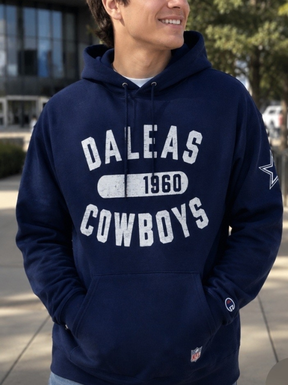 Champion Navy NFL Dallas Cowboys Established 1960 Distressed Logo Hoodie Large